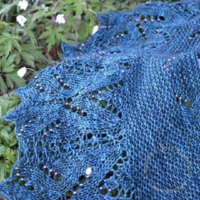 Emerantha by Susanna IC, Woolgirl Embrace the Lace Club, Photo © Woolgirl